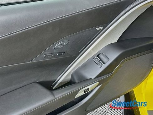Used 2015 Chevrolet Corvette Z06 w/ 3LZ Preferred Equipment Group RWD image 33