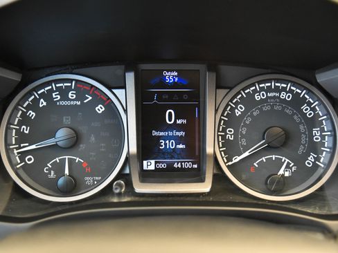 Used 2023 Toyota Tacoma TRD Off-Road w/ Technology Package image 28