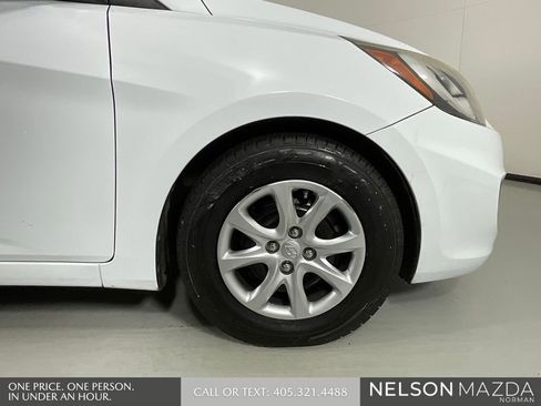 Used 2014 Hyundai Accent GS FWD image 10