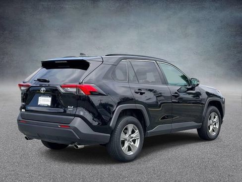 Used 2024 Toyota RAV4 XLE AWD/4WD image 2