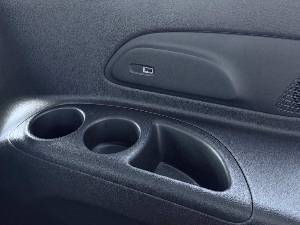 Certified 2025 Chrysler Pacifica Limited FWD image 29