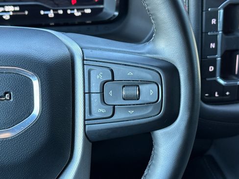 Used 2023 GMC Yukon Denali image 32