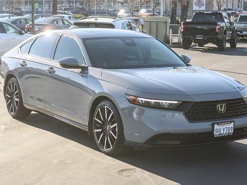 Used 2023 Honda Accord Touring image 5