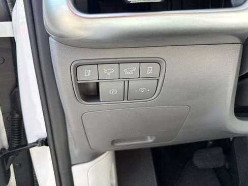 Certified 2026 Hyundai Ioniq 9 SEL AWD/4WD image 11
