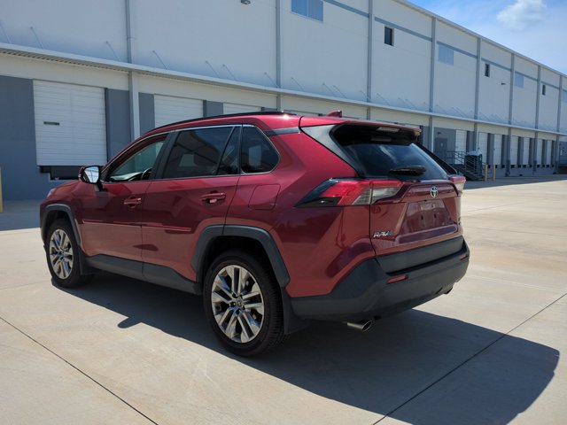 Used 2019 Toyota RAV4 XLE Premium w/ Cold Weather Package AWD/4WD image 7