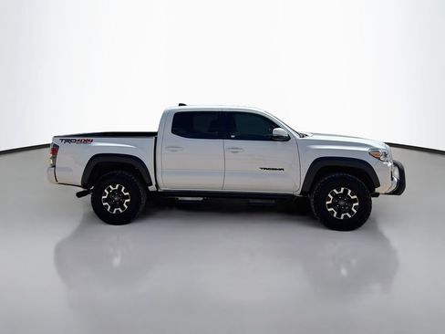 Used 2020 Toyota Tacoma TRD Off-Road w/ Technology Package AWD/4WD image 8