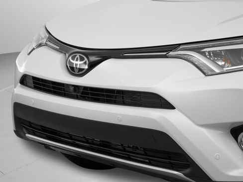 Used 2018 Toyota RAV4 Limited image 64