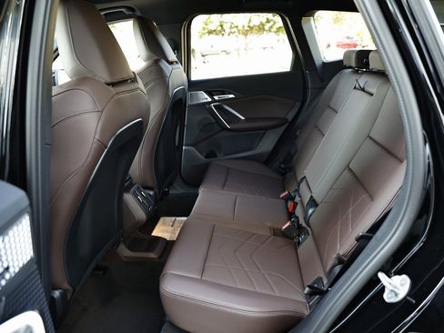 Used 2025 BMW X1 xDrive28i w/ Technology Package image 27