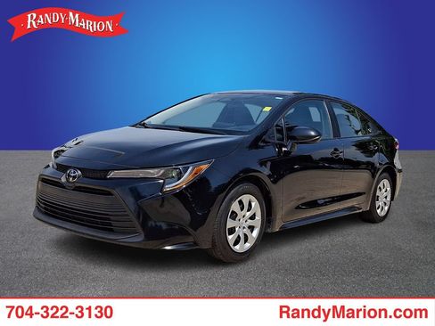 Used 2025 Toyota Corolla LE FWD image 1