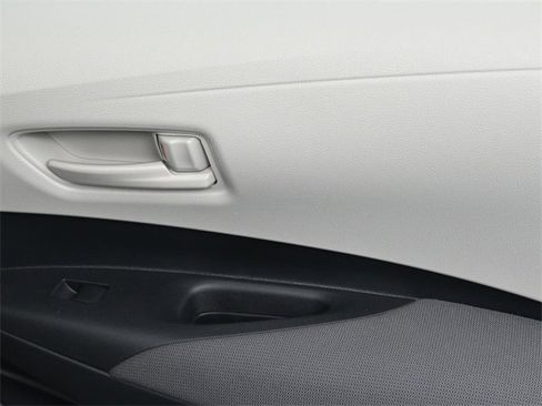 Used 2025 Toyota Corolla LE image 25