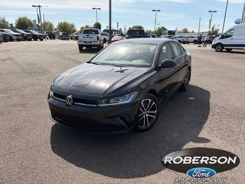 Used 2025 Volkswagen Jetta Sport FWD image 1