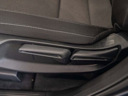 Used 2025 Honda CR-V LX image 21