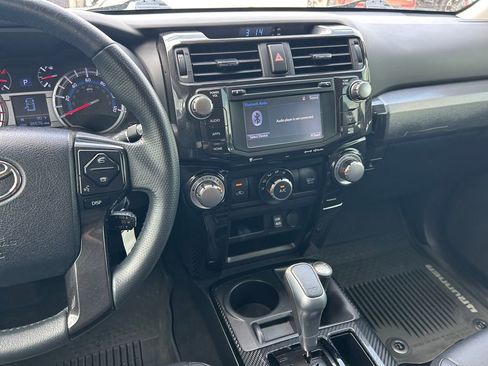 Used 2019 Toyota 4Runner TRD Off-Road Premium AWD/4WD image 18