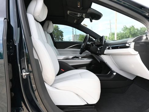 Used 2024 Cadillac Lyriq Luxury RWD image 26