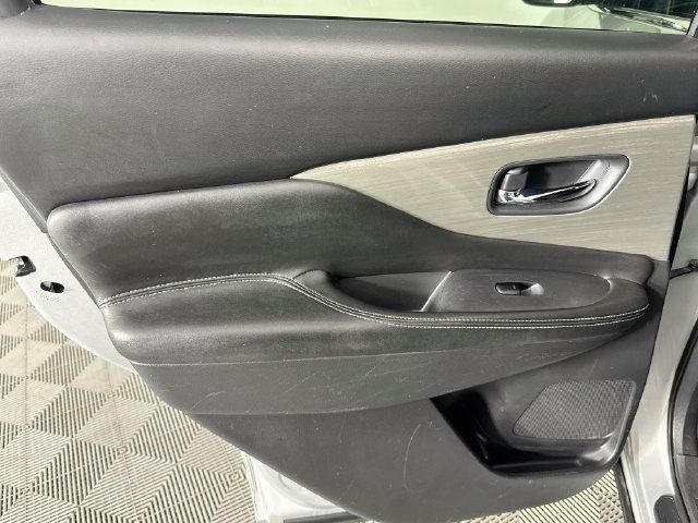 Used 2018 Nissan Murano SV FWD image 23