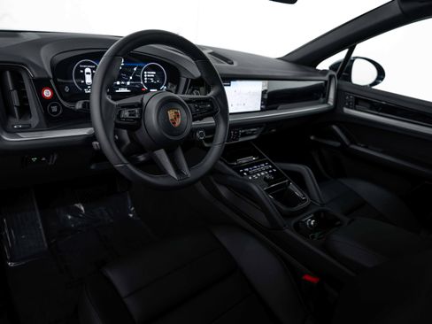 Certified 2026 Porsche Cayenne AWD/4WD image 4