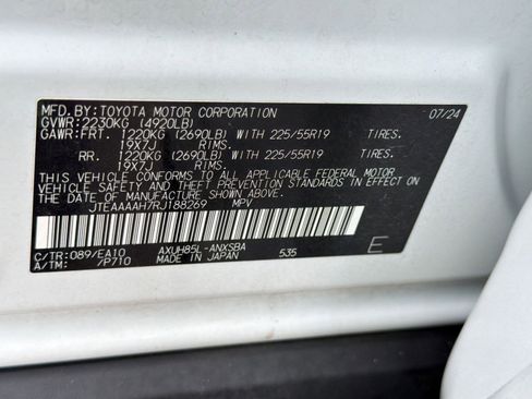 Used 2024 Toyota Venza Limited AWD/4WD image 20