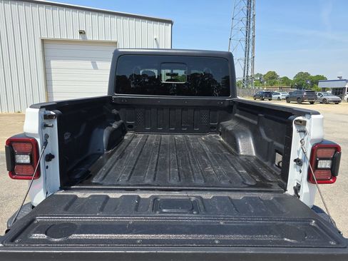 Used 2020 Jeep Gladiator Sport w/ Quick Order Package 24S AWD/4WD image 11