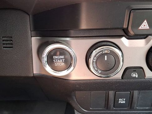Certified 2023 Toyota Tacoma SR5 AWD/4WD image 22