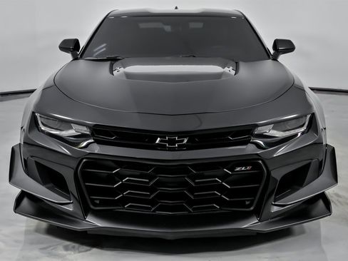 Used 2022 Chevrolet Camaro ZL1 image 5