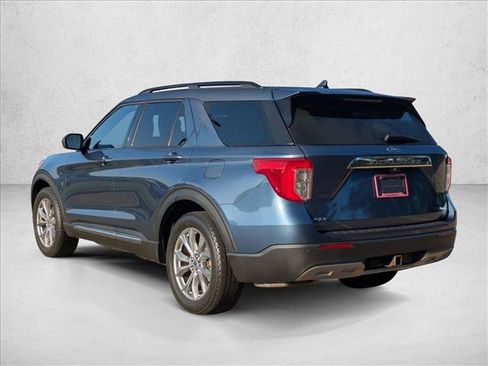 Used 2020 Ford Explorer XLT w/ Equipment Group 202A AWD/4WD image 7