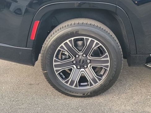 New 2025 Jeep Wagoneer 2WD w/ Convenience Group I image 19