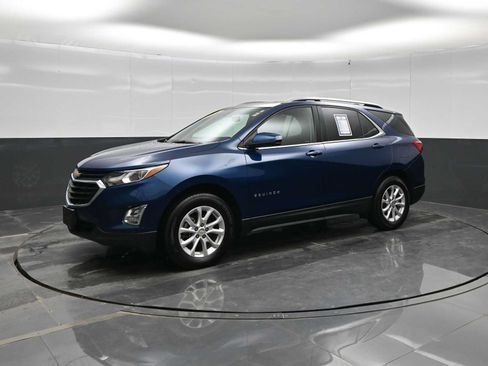 Used 2019 Chevrolet Equinox LT w/ Sun & Navigation Package AWD/4WD image 4
