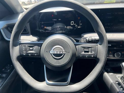 Used 2025 Nissan Kicks SV FWD image 15