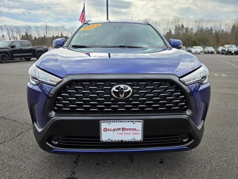Used 2022 Toyota Corolla Cross LE AWD/4WD image 2