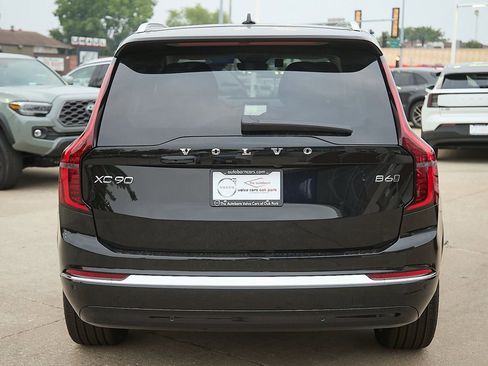 New 2025 Volvo XC90 B6 Ultra w/ Protection Package image 8