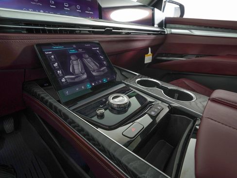 Used 2026 Cadillac Escalade ESV Sport w/ Touring Package image 25