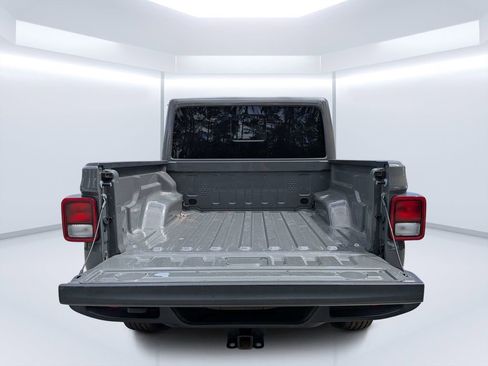 Used 2020 Jeep Gladiator Overland w/ Trailer Tow Package image 13