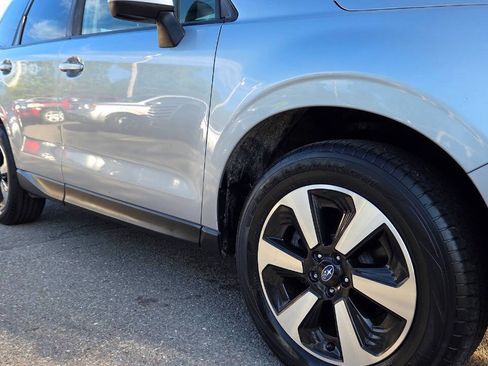 Used 2017 Subaru Forester 2.5i Premium AWD/4WD image 19