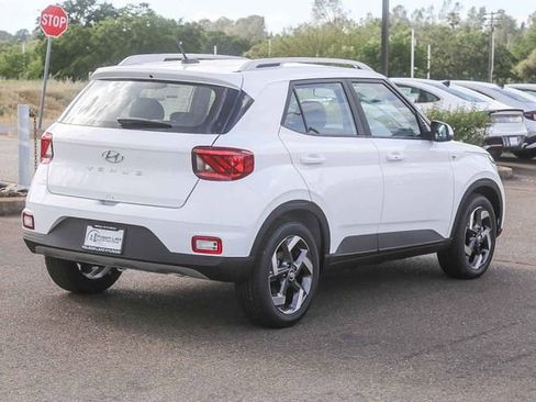 New 2026 Hyundai Venue SEL image 5
