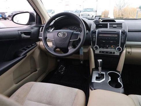 Used 2012 Toyota Camry L image 16