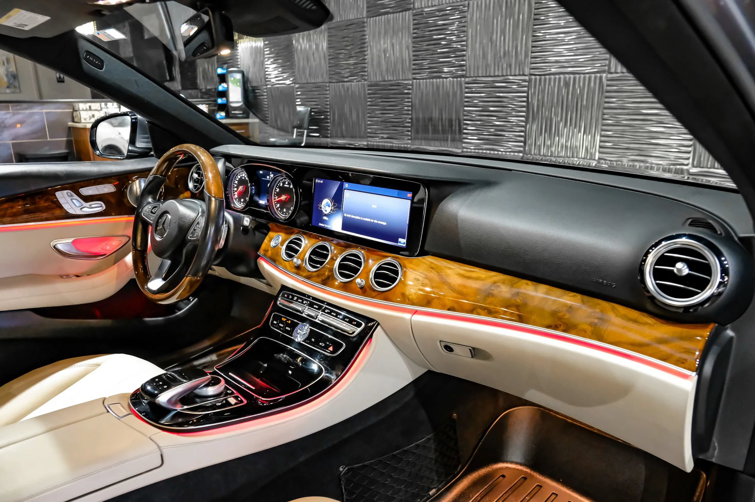 Used 2018 Mercedes-Benz E 300 image 12