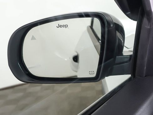 Used 2022 Jeep Compass Limited AWD/4WD image 34
