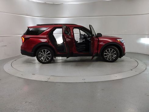 New 2026 Ford Explorer ST-Line w/ Premium Package image 8