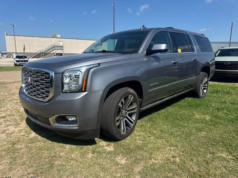 Used 2019 GMC Yukon XL Denali w/ Denali Ultimate Package AWD/4WD image 1