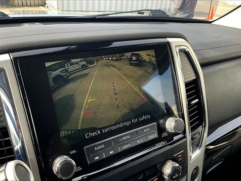 Used 2020 Nissan Titan SV w/ SV Convenience Package image 27