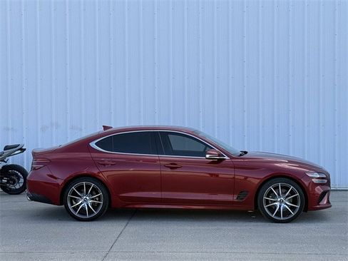 Used 2023 Genesis G70 2.0T image 3