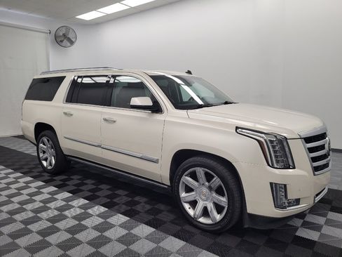 Used 2015 Cadillac Escalade ESV Premium image 11