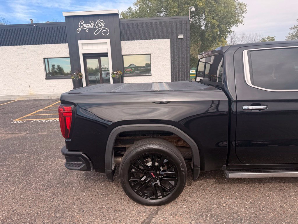 Used 2022 GMC Sierra 1500 Denali w/ Denali Premium Package AWD/4WD image 4