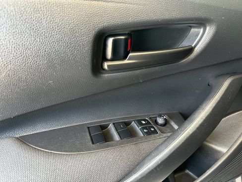Used 2025 Toyota Corolla LE FWD image 10