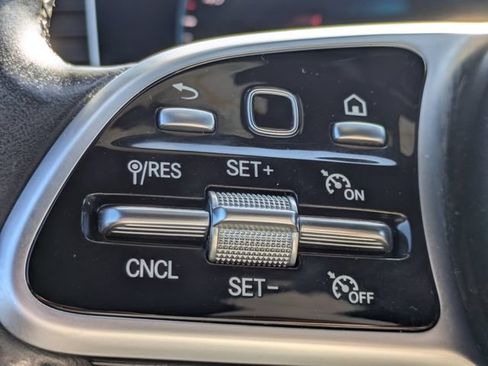 Used 2020 Mercedes-Benz GLE 450 4MATIC image 25