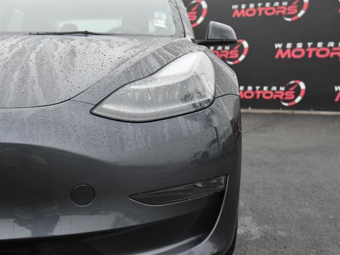 Used 2023 Tesla Model 3 Standard Range image 11