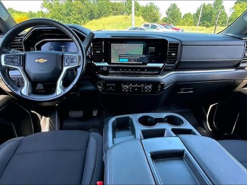 Used 2024 Chevrolet Silverado 2500 LT AWD/4WD image 8