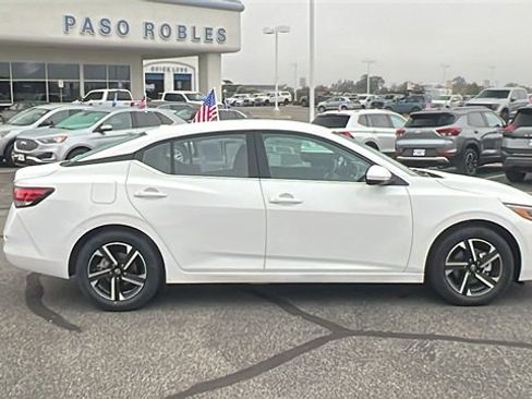 Used 2024 Nissan Sentra SV image 2