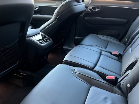 Certified 2025 Volvo XC90 B6 Ultra w/ Lounge Package image 4
