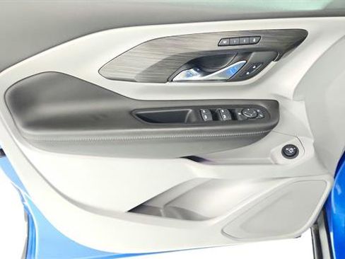 Used 2024 GMC Terrain SLT image 18